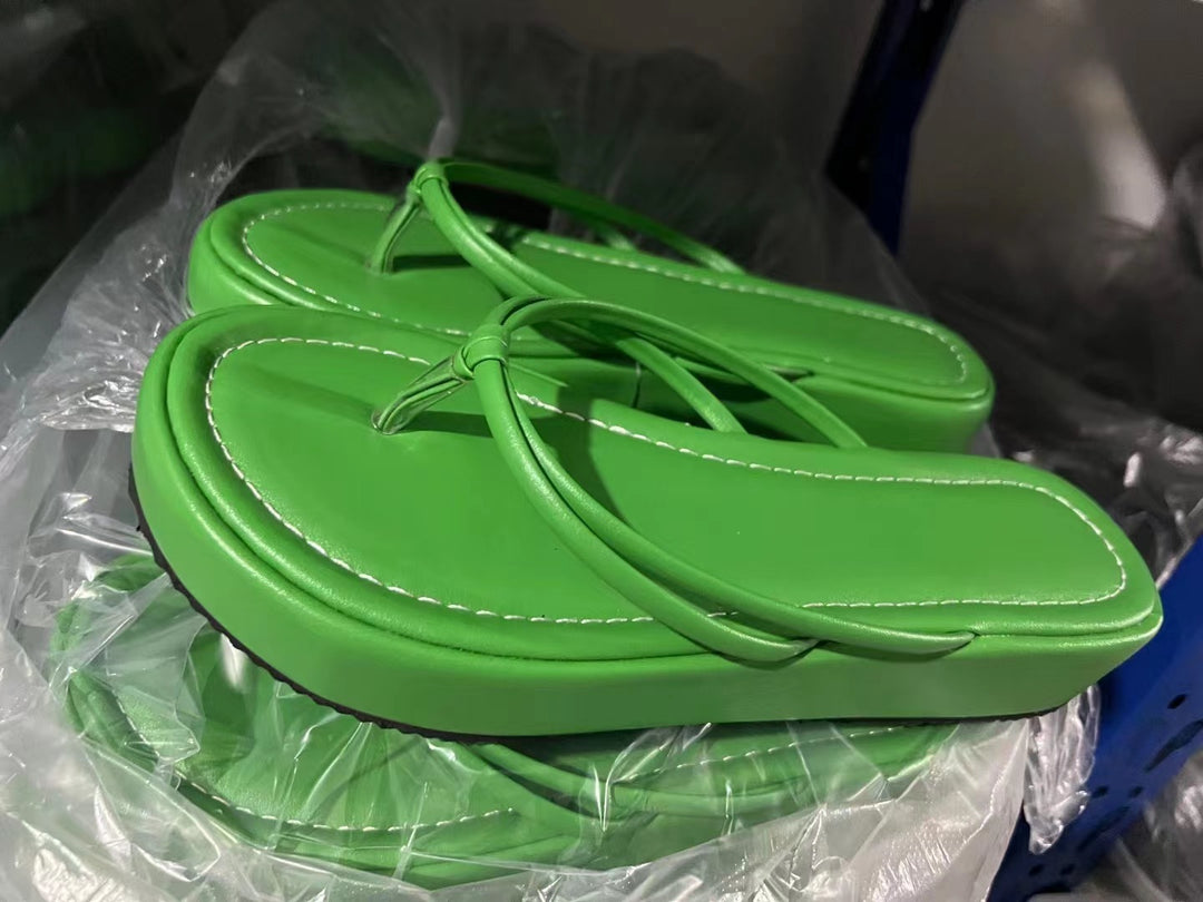 Flip-Flops mit Plateau-Sohle